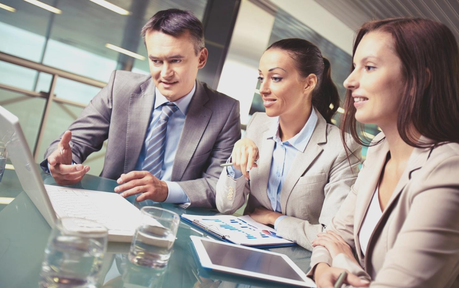 Analyse approfondie des documents financiers dans un environnement professionnel